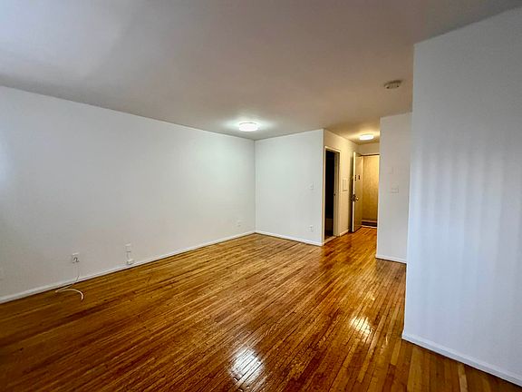 3rd image of 121 E 12th St APT 2B