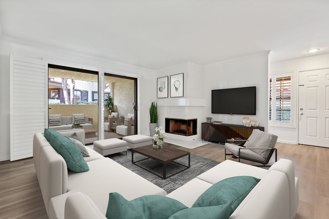 06b - Living Room (virtual staging)