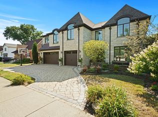 664 S Washington St, Elmhurst, IL 60126