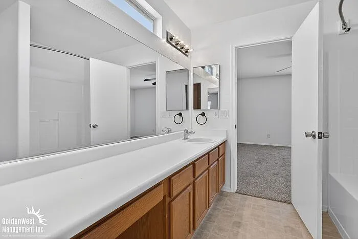 24011 N Cargo Ave — Photo 27