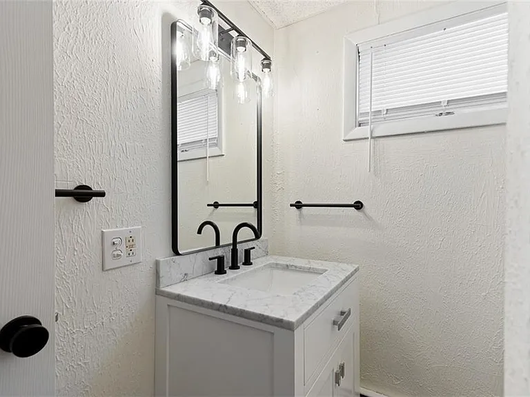 191 Nashua St #1 — Photo 10