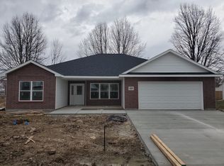 810 S Central St, Centralia, MO 65240