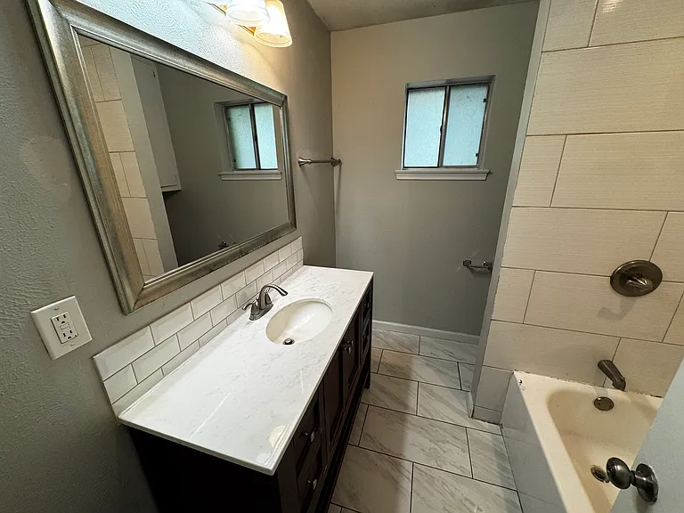 2607 Clearview Cir — Photo 18
