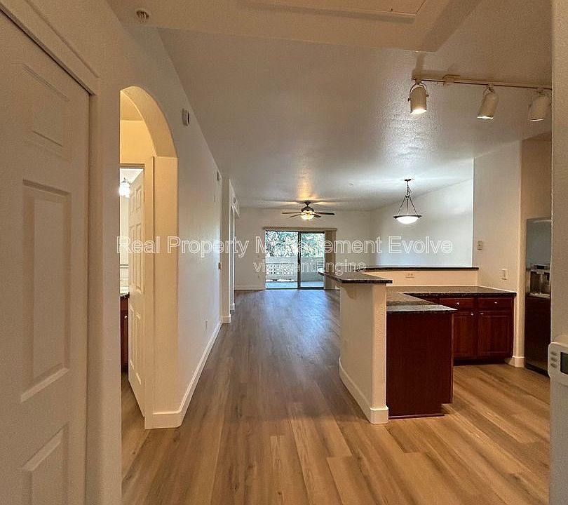 1st image of 920 E Devonshire Ave Unit 2028