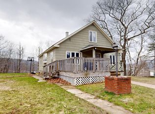 26 4th St, Mexico, ME 04257