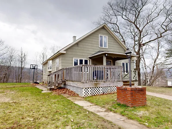 26 4th Street, Mexico, ME 04257