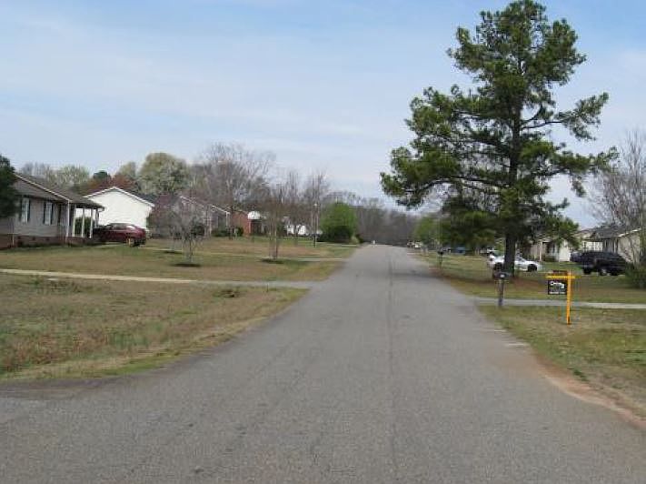 2nd image of 508 Chauga Dr