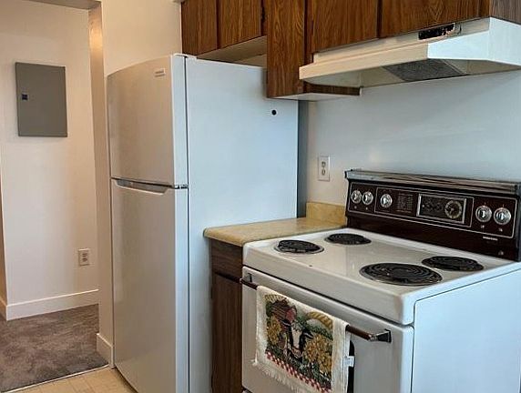5th image of 6655 Lynas Ln #204