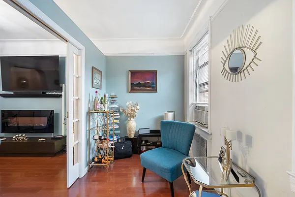 Sold by RE MAX Team | media 35