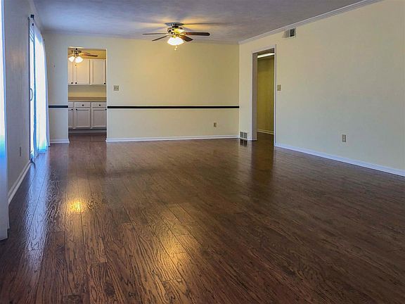 4th image of 6016 N Knoxville Ave APT 203