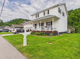 110 Cherokee Dr, West Van Lear, KY 41268