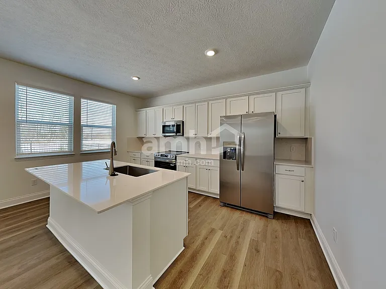1076 Broyles Xing — Photo 4