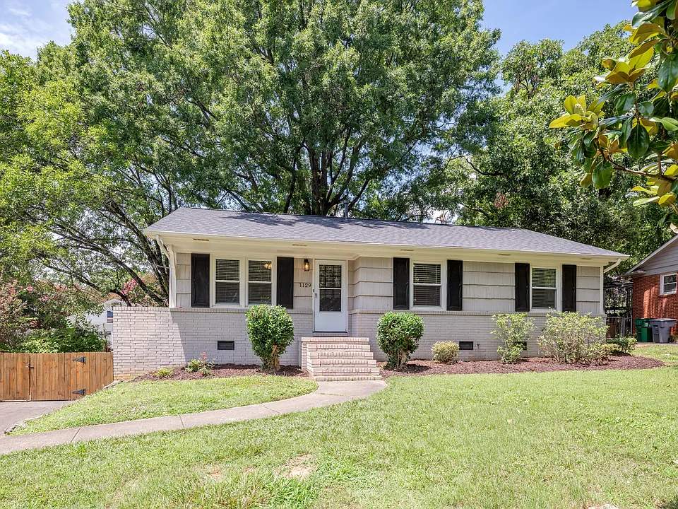 1129 Eastview Dr