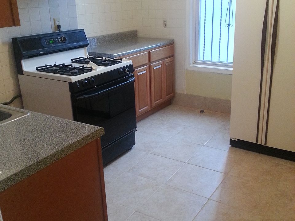 2nd image of 134 Boerum St Ste 2