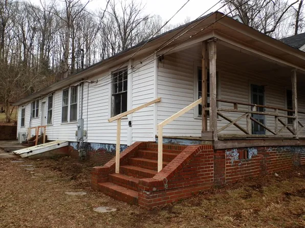 10 N Hillcrest Dr SE, Lindale, GA 30147