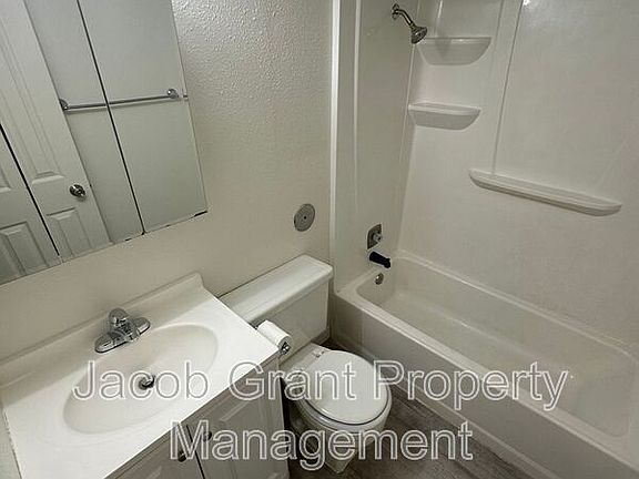 5th image of 2301 Stace St APT 4