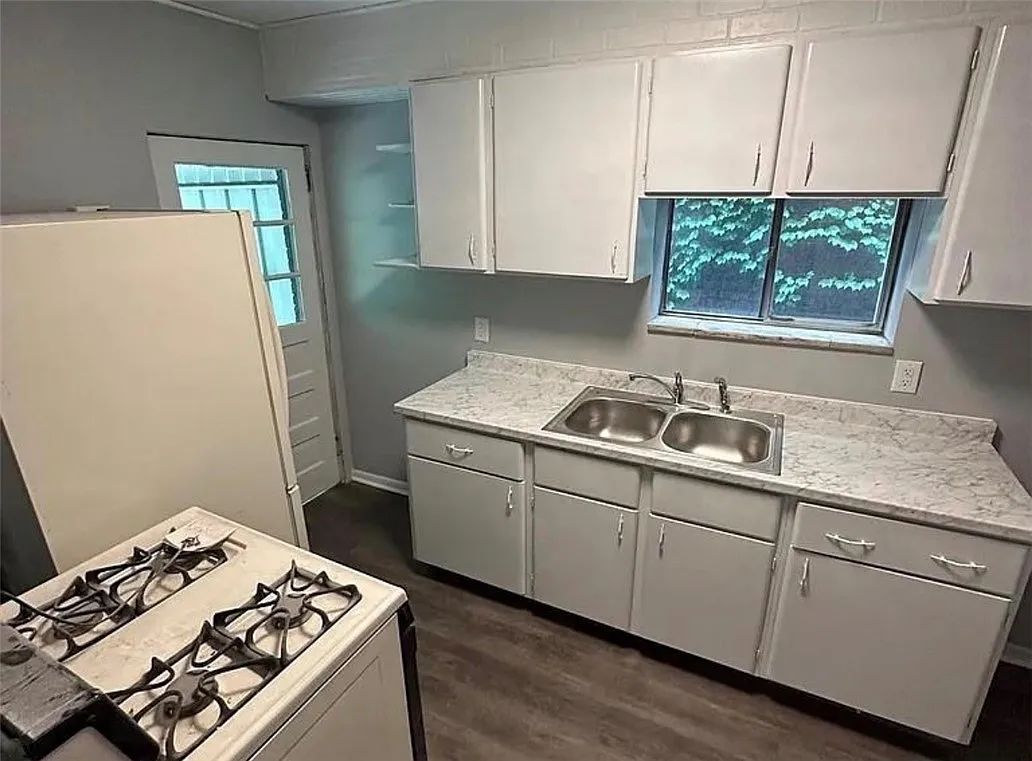 3 bed, 1144 sqft, $1,500 — Photo 4