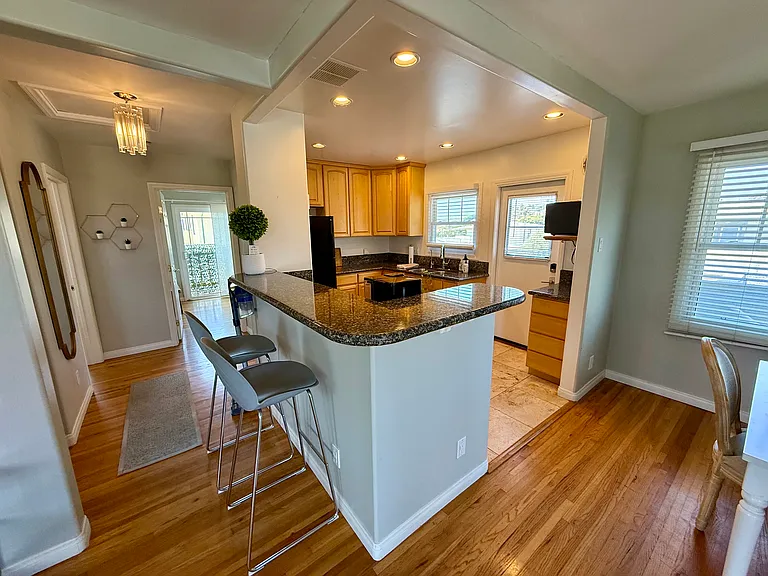 917 W 29th Pl — Photo 7