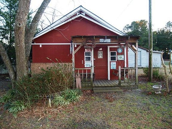 3rd image of 915 Eastern Ave