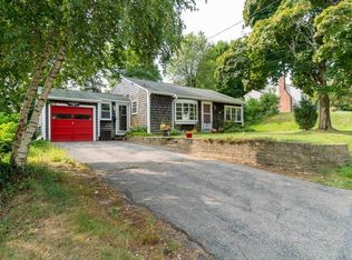 26 Hall St, Plymouth, MA 02360