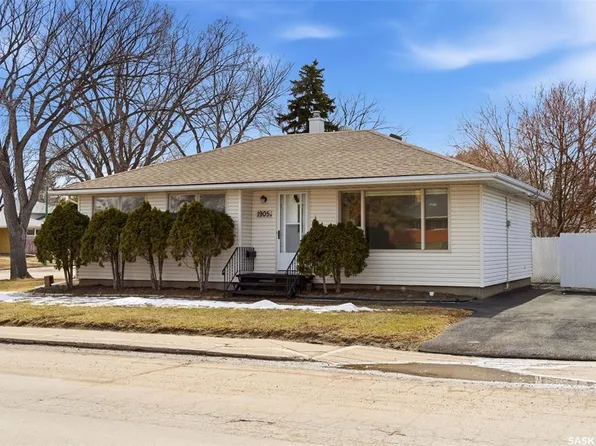 1905 7th AVENUE, Regina, SK S4R 0J4