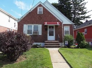 19 Ella St, Valley Stream, NY 11580