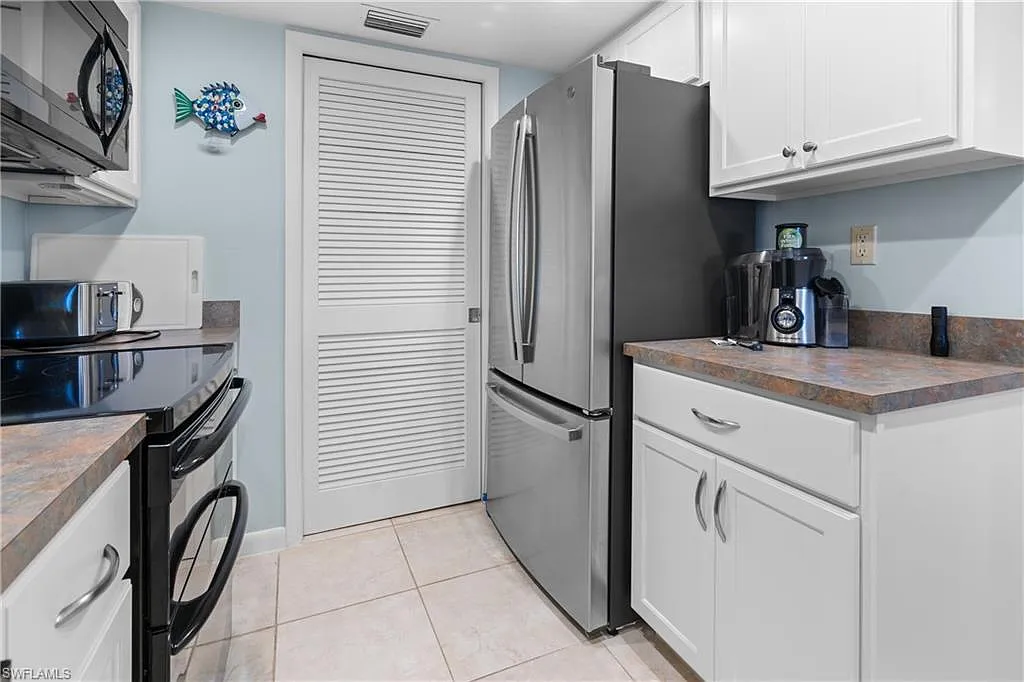 2 bed, 2.0 bath, 1099 sqft, $6,500 — Photo 4