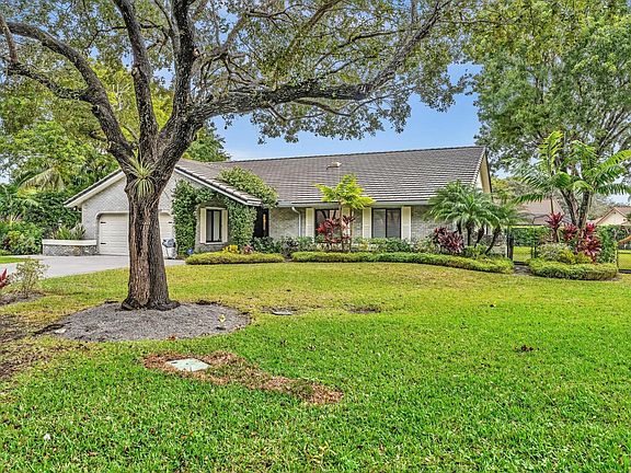5th image of 5077 NW 90th Terrace