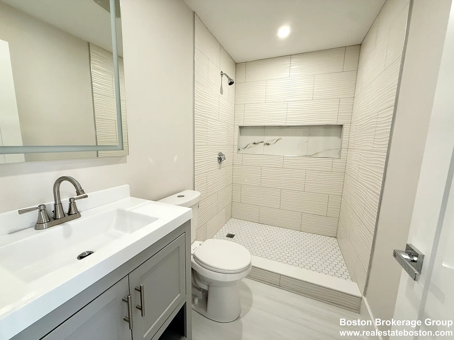 3 bed, $3,300 — Photo 4