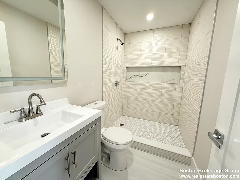 10 Cawfield St #3 — Photo 4