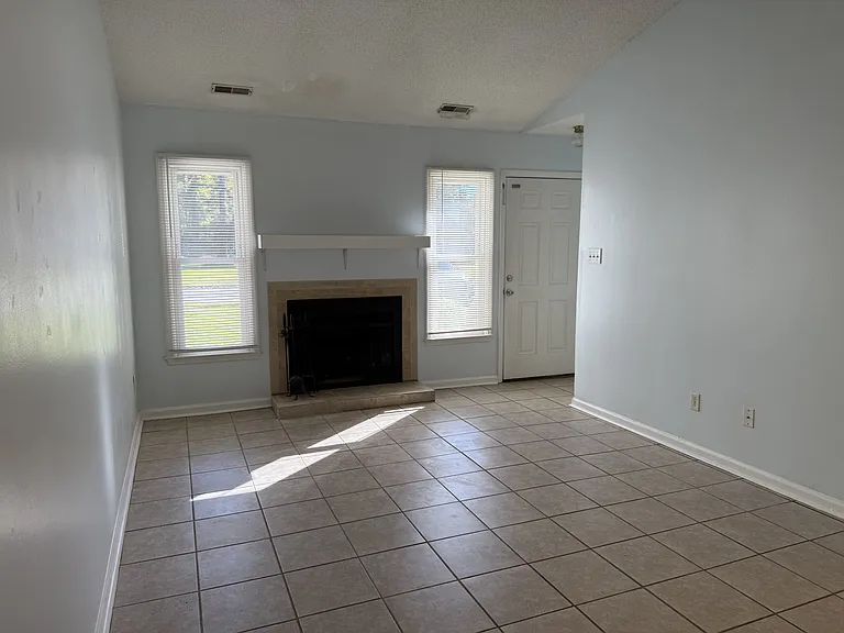 133 Twin Wood Dr #1 — Photo 9
