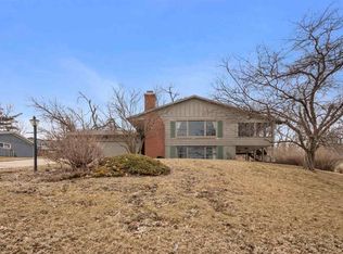 3815 Indiandale Cir SE, Cedar Rapids, IA 52403