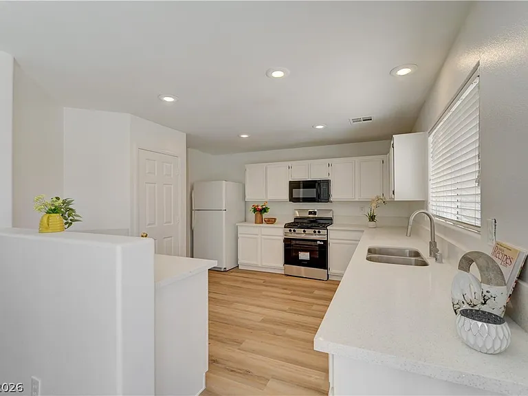 7737 Prosperity River Ave — Photo 20