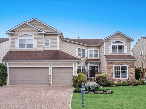 14 Hamlet Drive #14, Mount Sinai, NY 11766