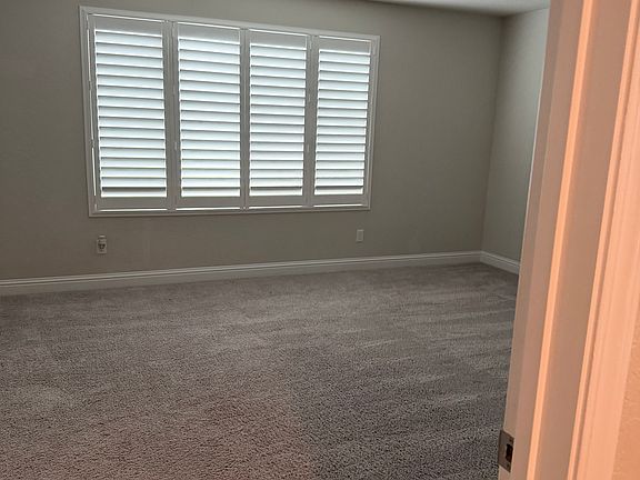 5th image of 636 Amanecer Ave