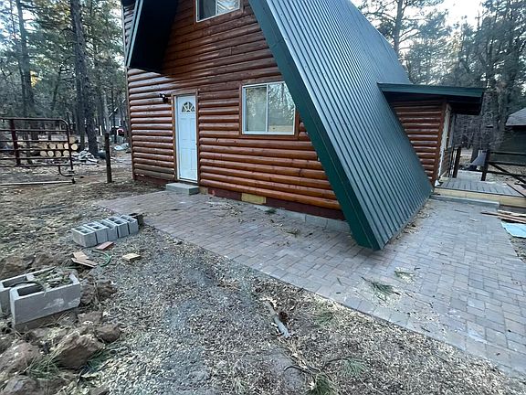 3rd image of 4220 Pinetree Ln