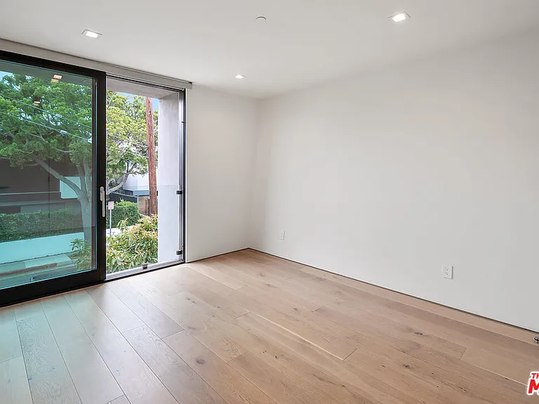 3104 7th St — Photo 32