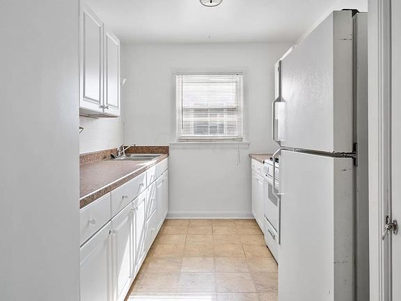 2nd image of 3256 Indianola Ave APT D