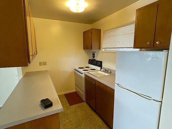 4th image of 9037-9041 16th Ave SW #9041-6
