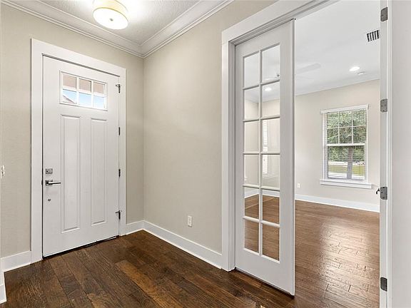 4th image of 1569 Resolute St