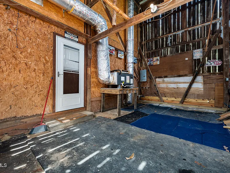 7090 Old Asheville Hwy — Photo 32
