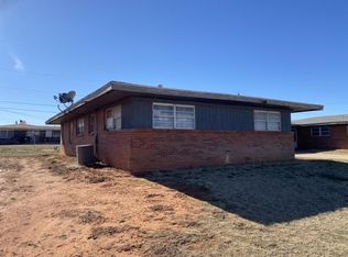 407 Iroquois Trl, Foss, OK 73647