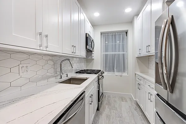 Rented by Brown Harris Stevens | media 27