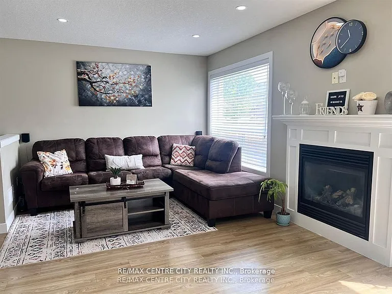 1138 Sandbar St — Photo 4