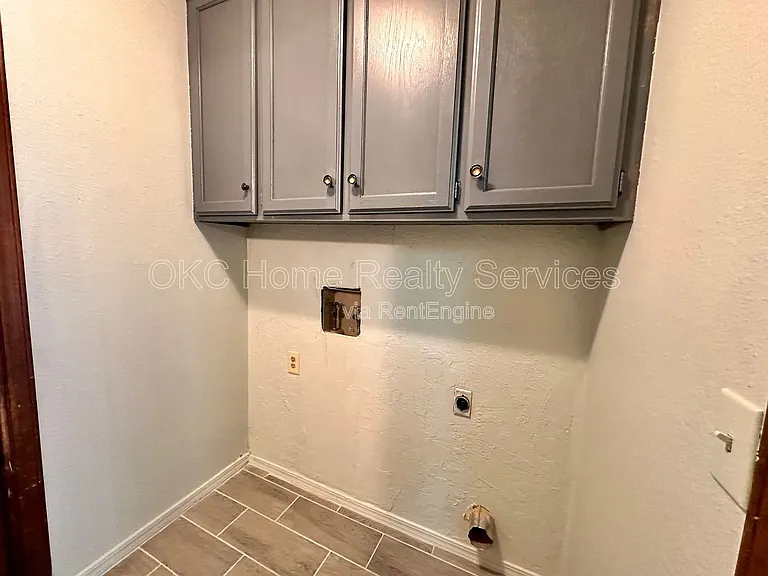 8712 Rayburn Ave — Photo 7