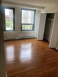 Rented by Metropolis Real Estate of Manhattan