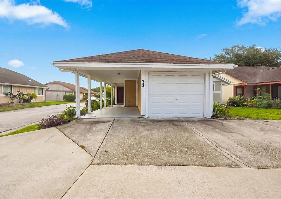 754 Summerland Dr