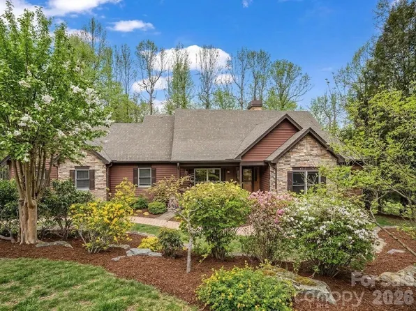 140 Mount Hebron Rd, Hendersonville, NC 28739