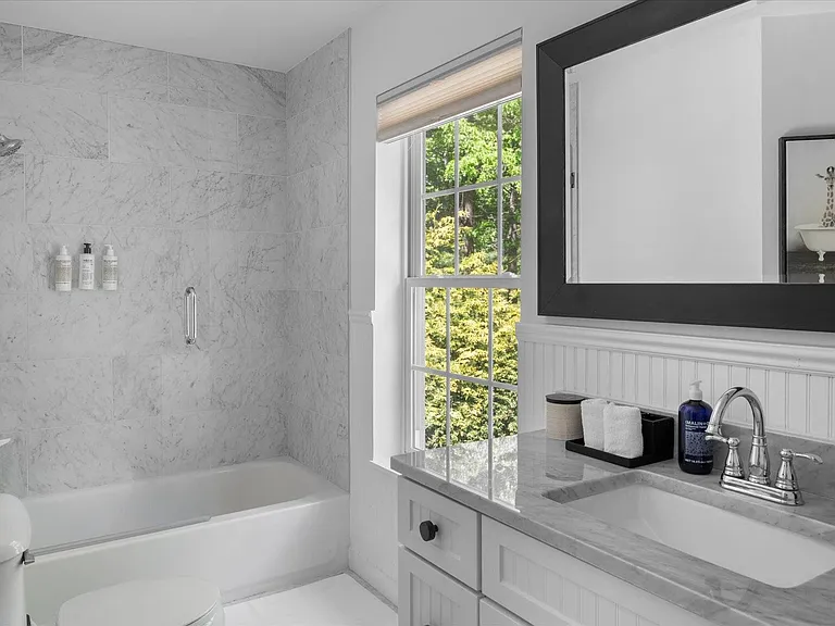 21 Birchwood Ln — Photo 18