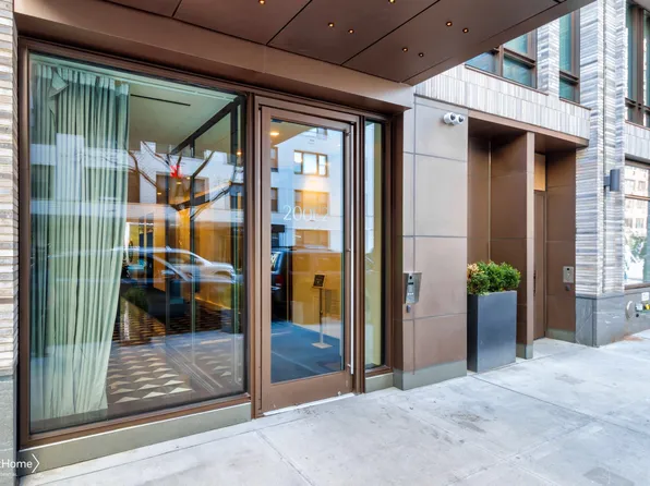 200 East 21st Street image 33 of 48